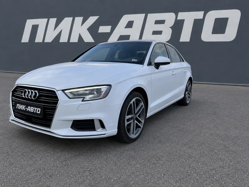 Audi A3 2018 — с пробегом, седан, белый, фото 1