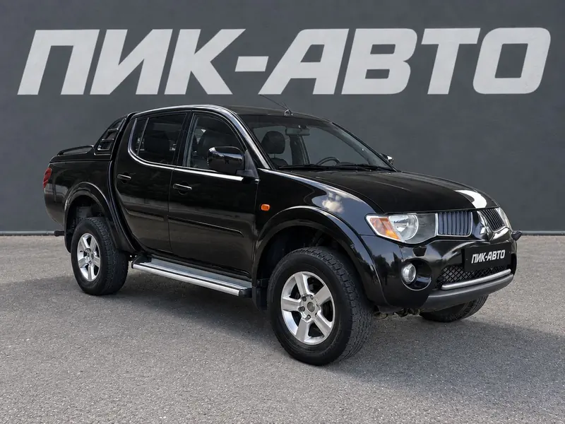 Mitsubishi L200 2013 — с пробегом, пикап, черный, фото 1