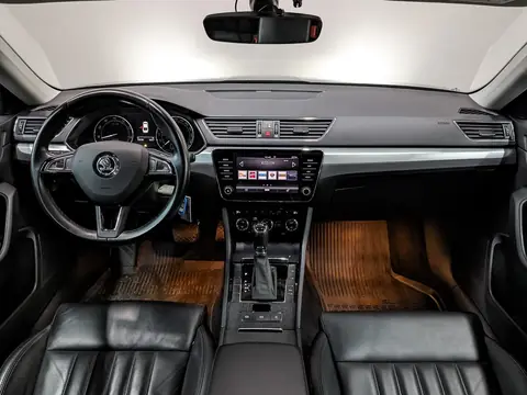 Skoda Superb 2018, фото 6