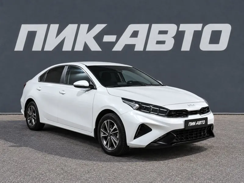 Kia Cerato 2022 — с пробегом, седан, белый, фото 1