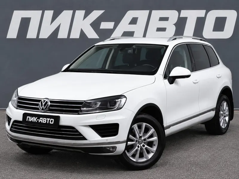 Volkswagen Touareg 2015 — с пробегом, внедорожник, белый, фото 1