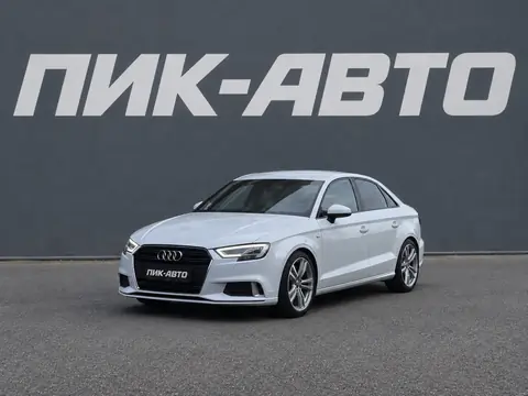 Audi A3 2018, фото 1