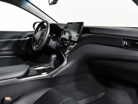 Toyota Camry 2021, фото 5