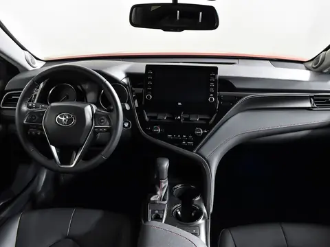 Toyota Camry 2021, фото 6
