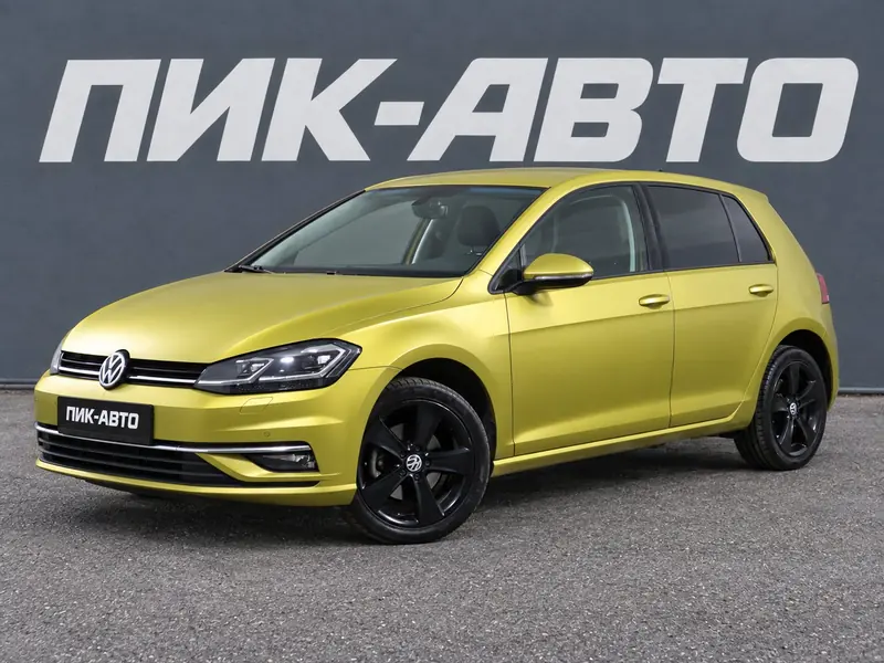 Volkswagen Golf 2020 — с пробегом, хэтчбек, желтый, фото 1