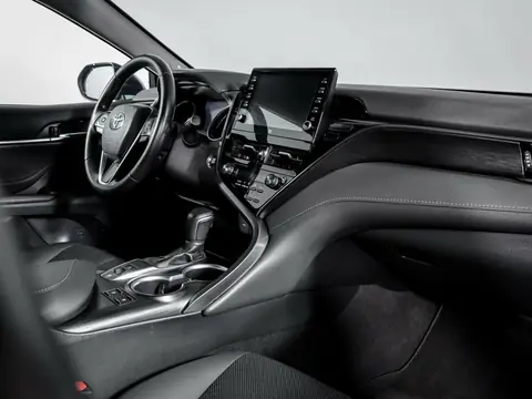 Toyota Camry 2021, фото 5
