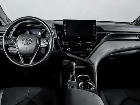 Toyota Camry 2021, фото 7