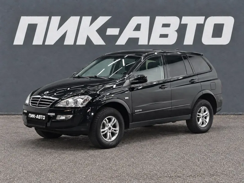 SsangYong Kyron 2015 — с пробегом, внедорожник, черный, фото 1