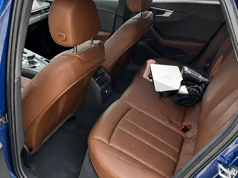 Audi A4 2018, фото 7